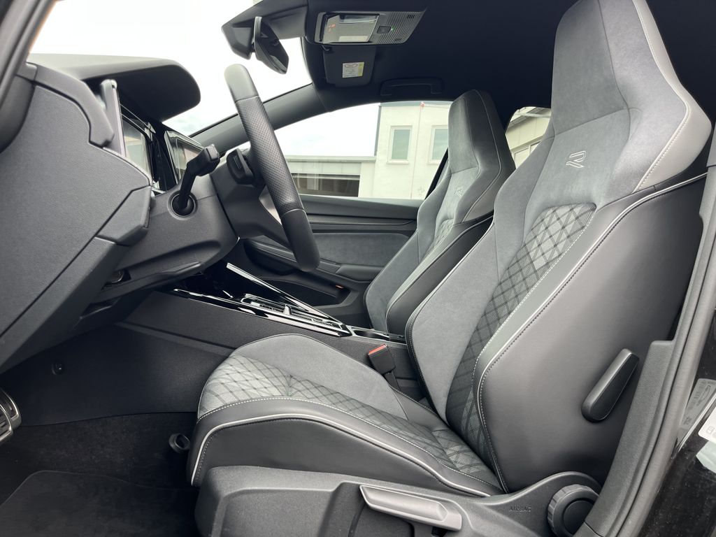 Volkswagen Golf 1.5 TSI DSG R-Line Blackline Style 13