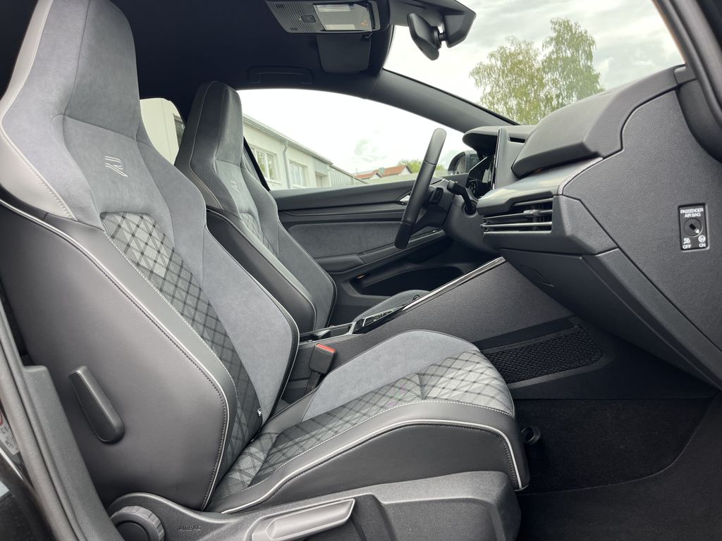 Volkswagen Golf 1.5 TSI DSG R-Line Blackline Style 15