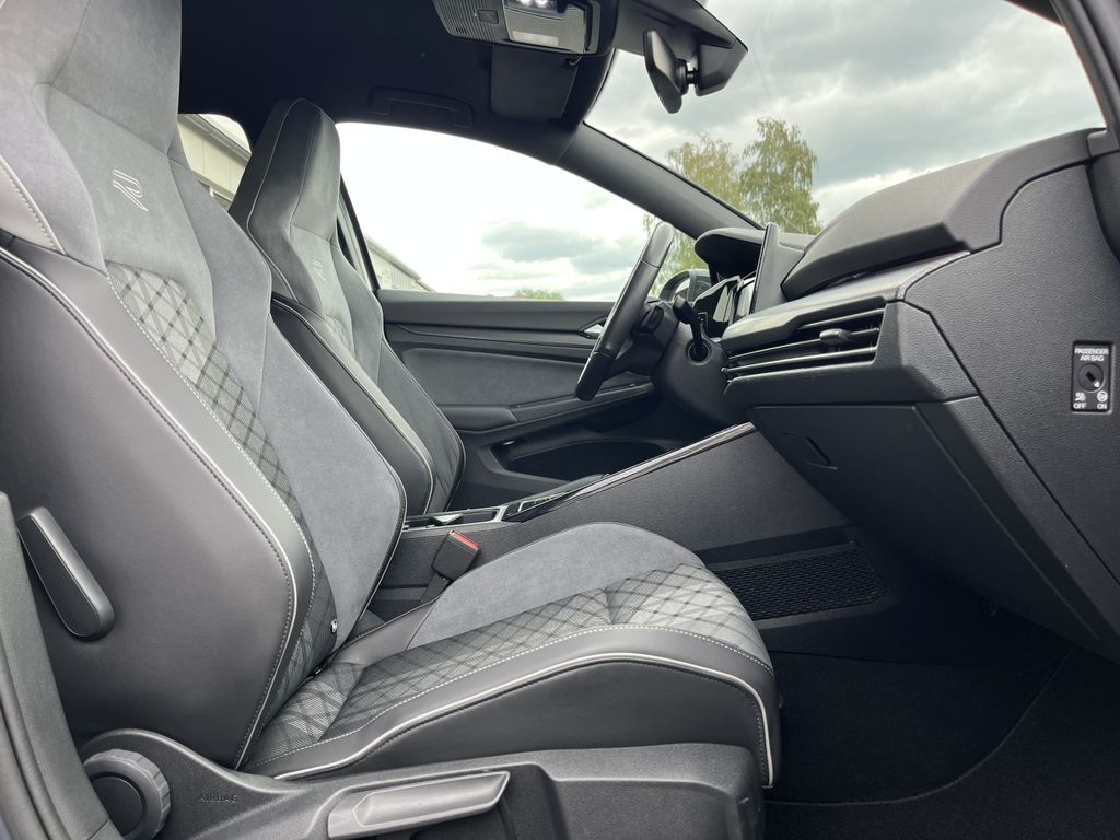 Volkswagen Golf 1.5 TSI DSG R-Line Blackline Style 15