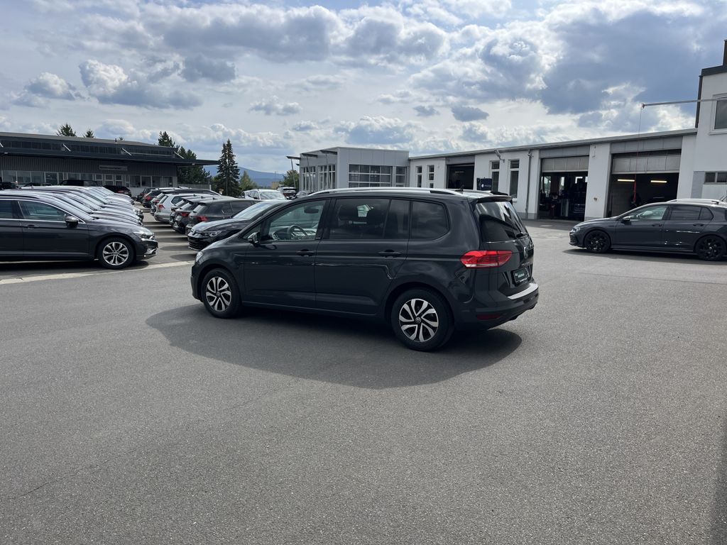 Volkswagen Touran 2.0 TDI ACTIVE 11