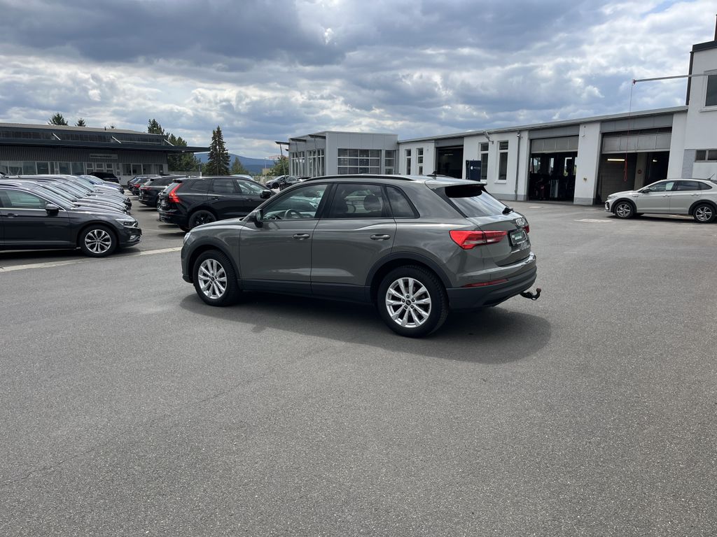 Audi Q3 35 1.5 TFSI 11
