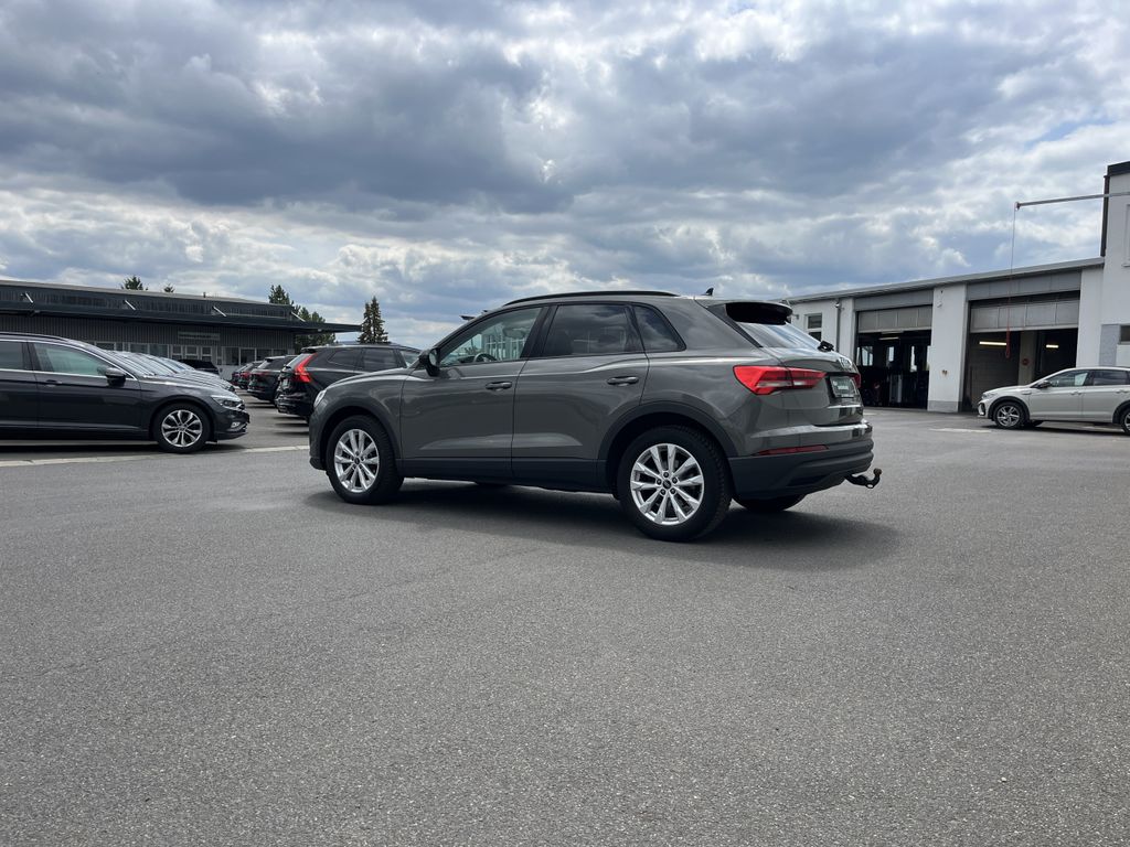 Audi Q3 35 1.5 TFSI 10
