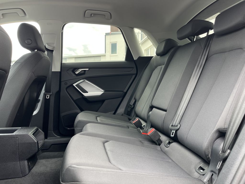 Audi Q3 35 1.5 TFSI 17