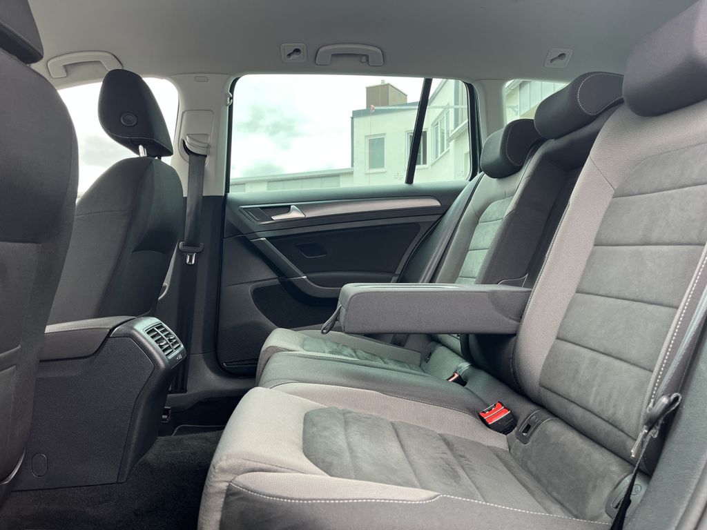 Volkswagen Golf Variant 2.0 TDI DSG R-Line 17