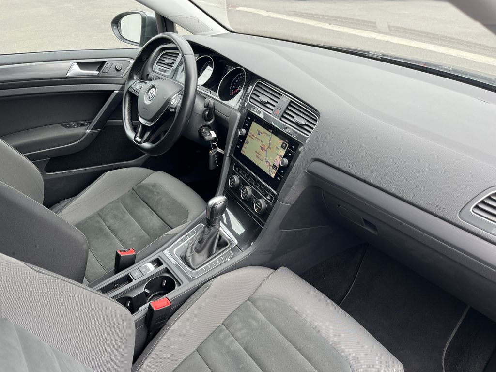 Volkswagen Golf Variant 2.0 TDI DSG R-Line 14