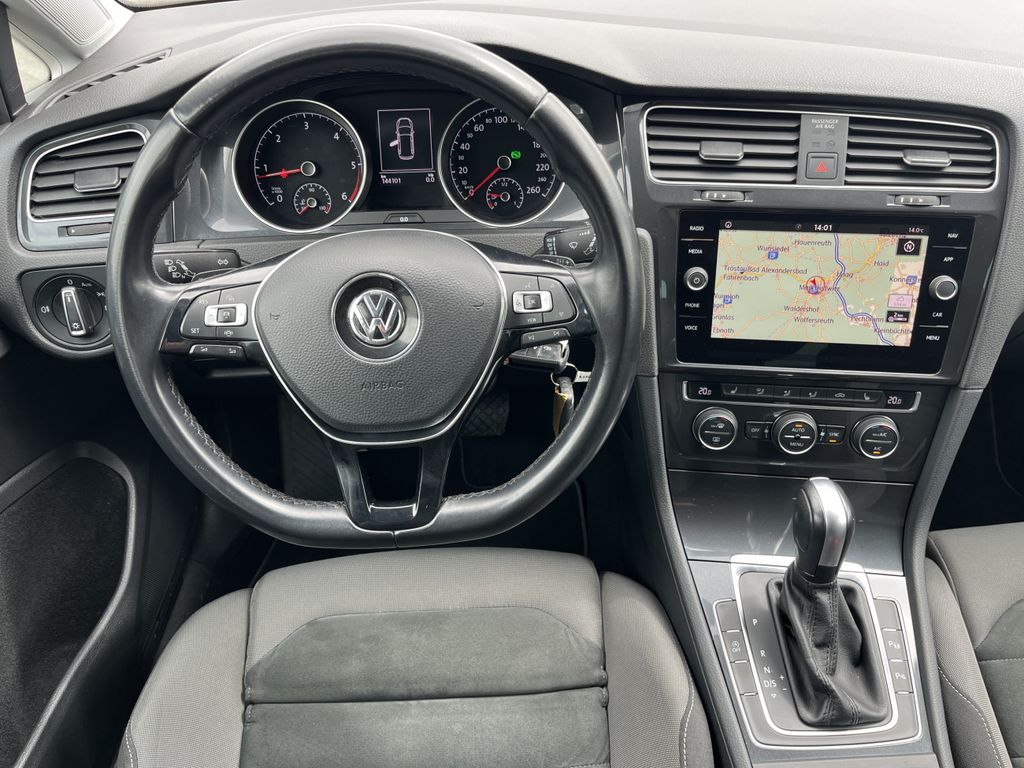 Volkswagen Golf Variant 2.0 TDI DSG R-Line 16