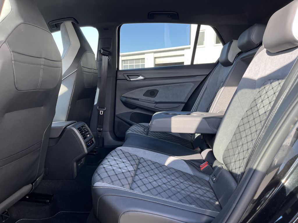 Volkswagen Golf 1.5 TSI DSG R-Line Black Style 17