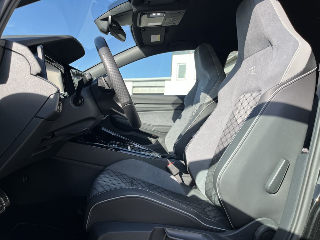 Volkswagen Golf 1.5 TSI DSG R-Line Black Style 13