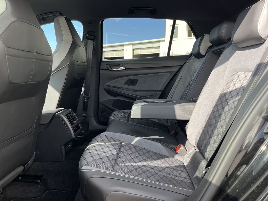 Volkswagen Golf 1.5 TSI DSG R-Line Black Style 17