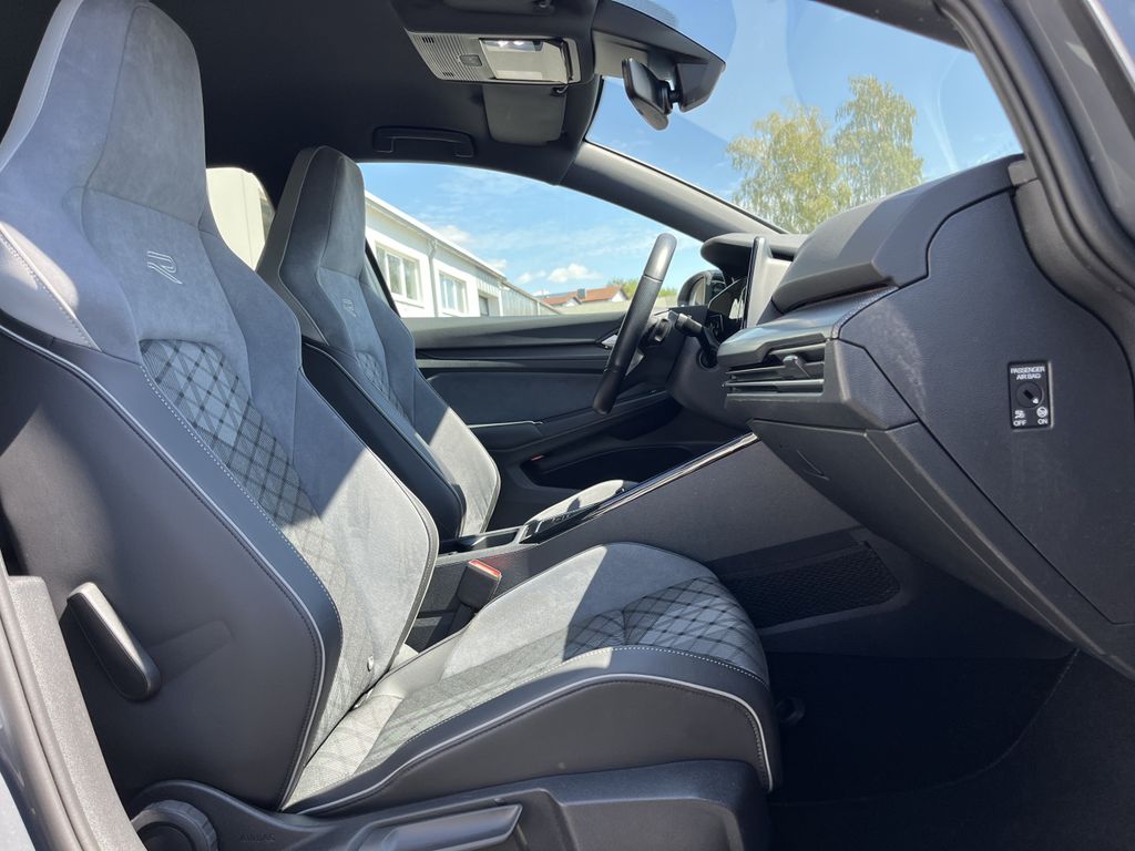 Volkswagen Golf 1.5 TSI DSG R-Line 15