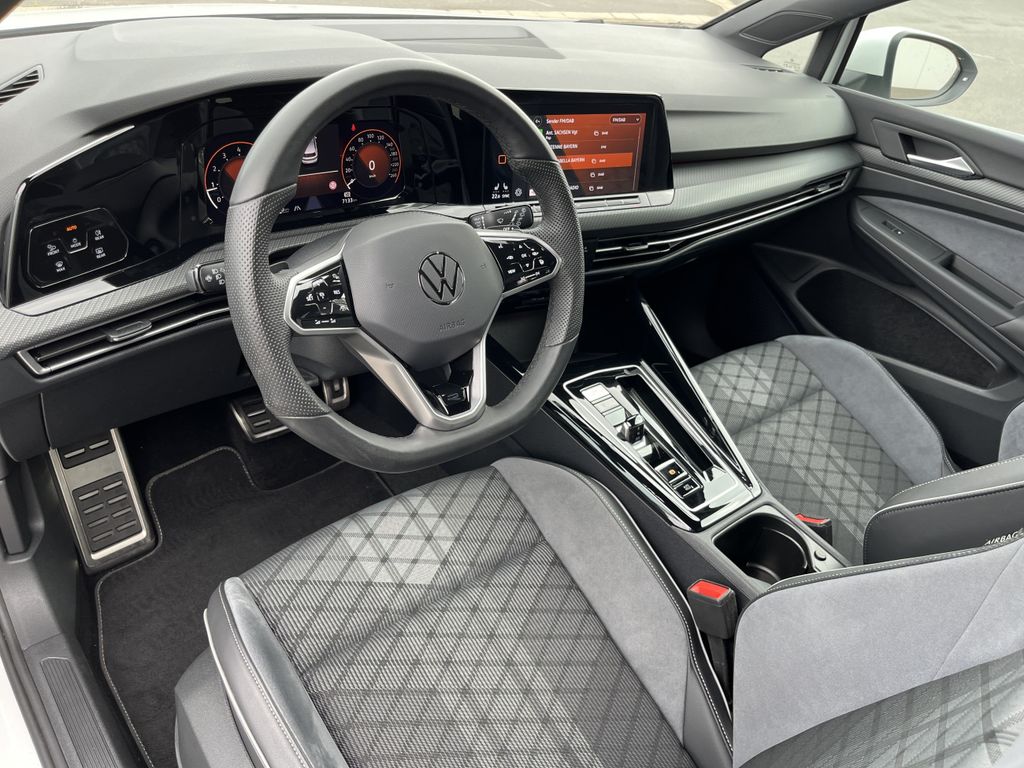 Volkswagen Golf 1.5 TSI DSG R-Line 11