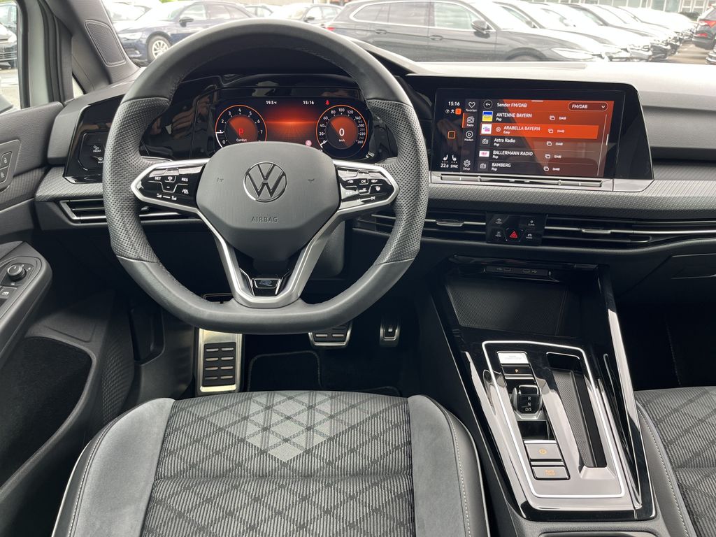Volkswagen Golf 1.5 TSI DSG R-Line 15