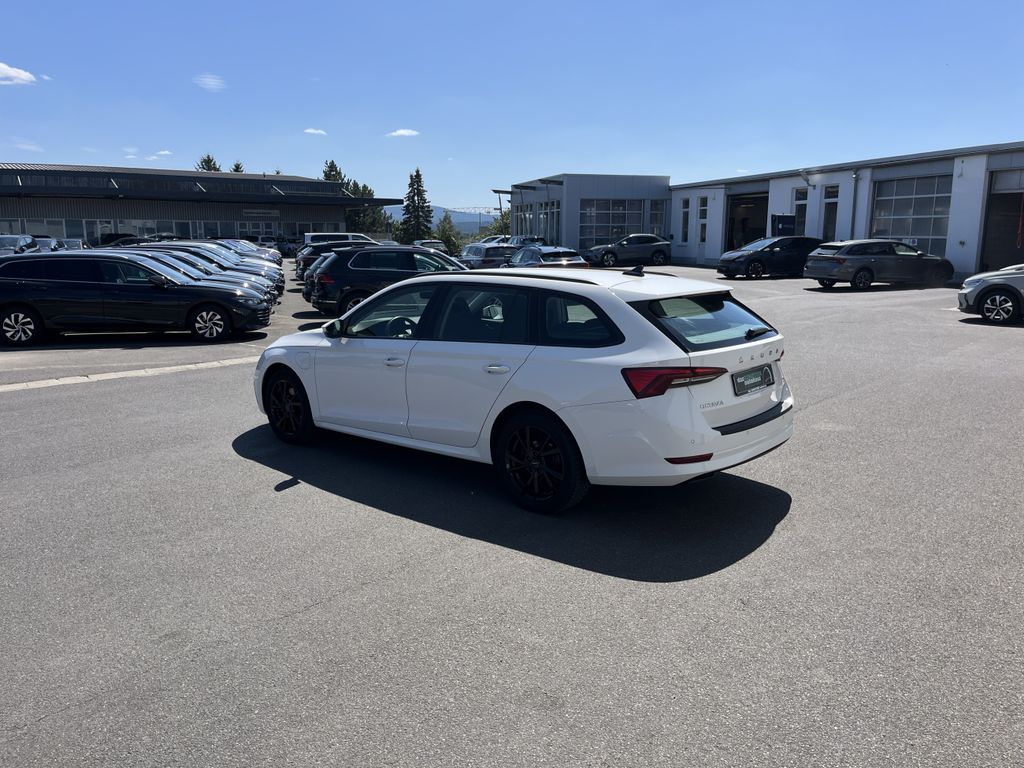Skoda Octavia Combi 1.4 TSI e-Hybrid Blackline 11