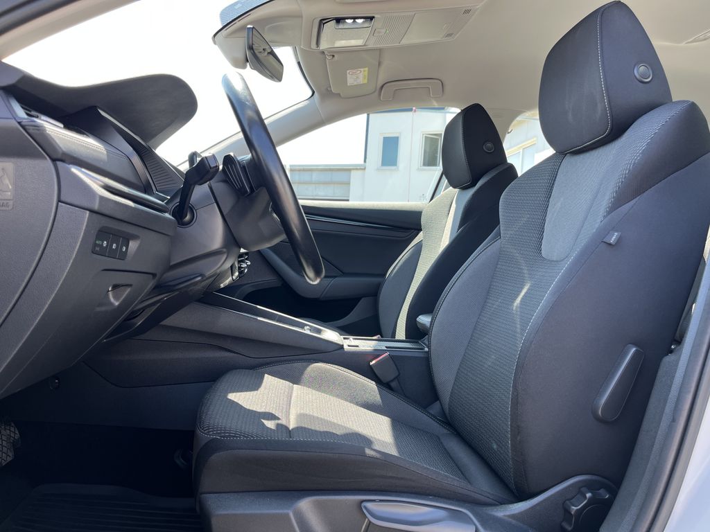 Skoda Octavia Combi 1.4 TSI e-Hybrid Blackline 13