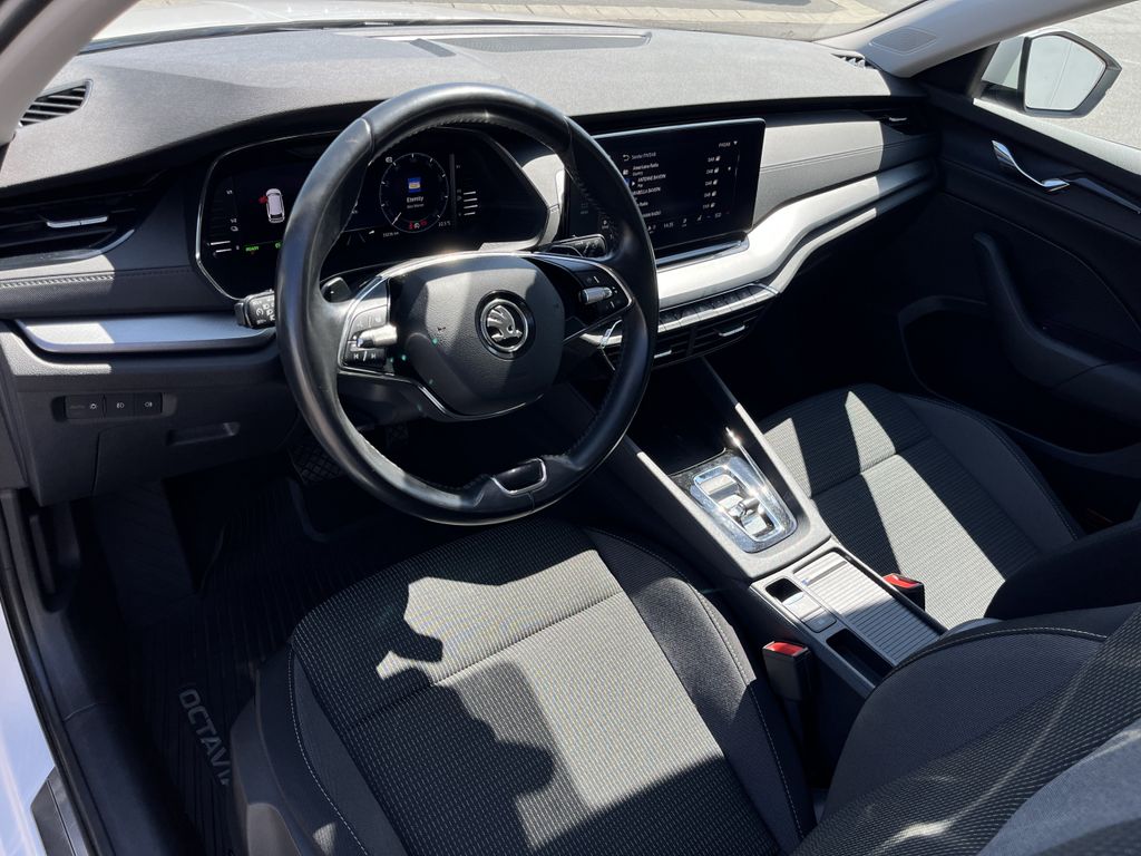 Skoda Octavia Combi 1.4 TSI e-Hybrid Blackline 12