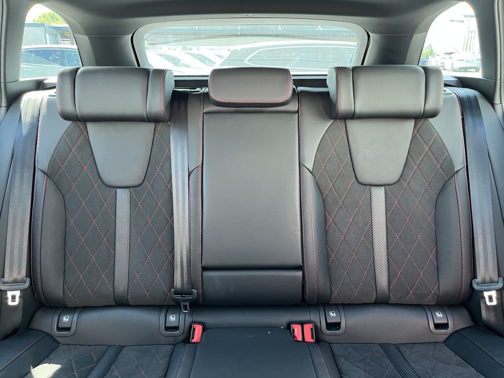 Skoda Octavia Combi 2.0 TDI DSG RS 18