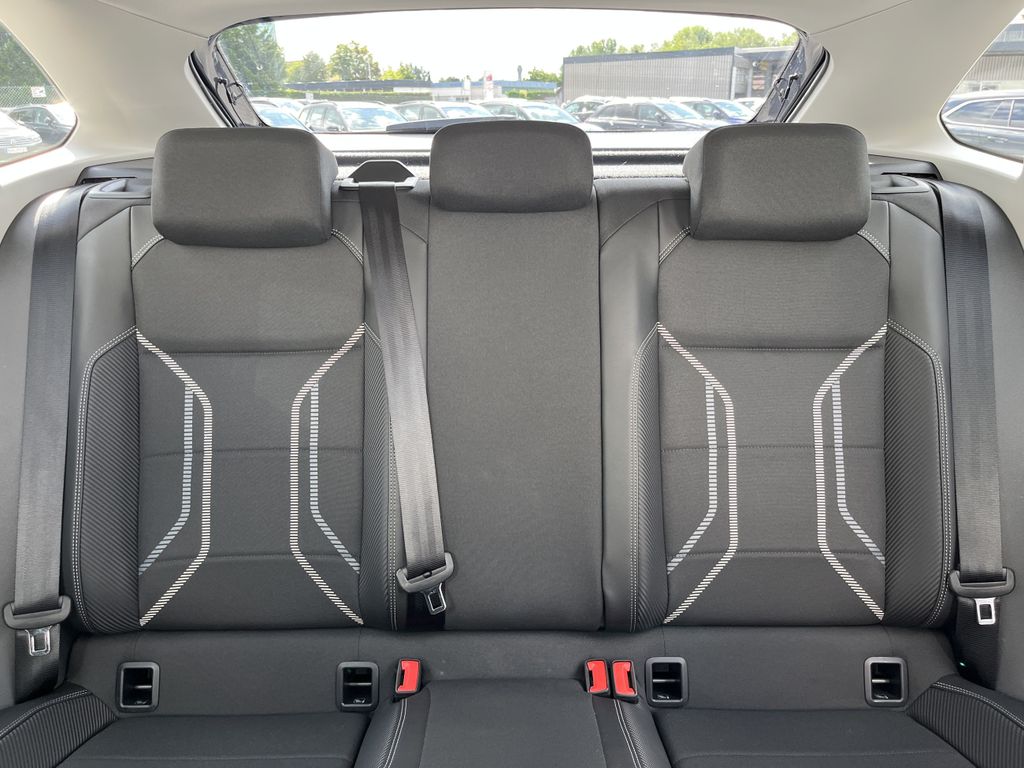 Volkswagen Taigo 1.5 TSI DSG Style 18