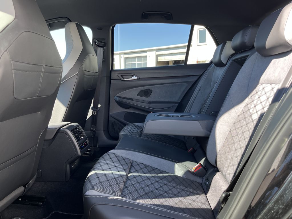 Volkswagen Golf 1.5 TSI DSG R-Line 17