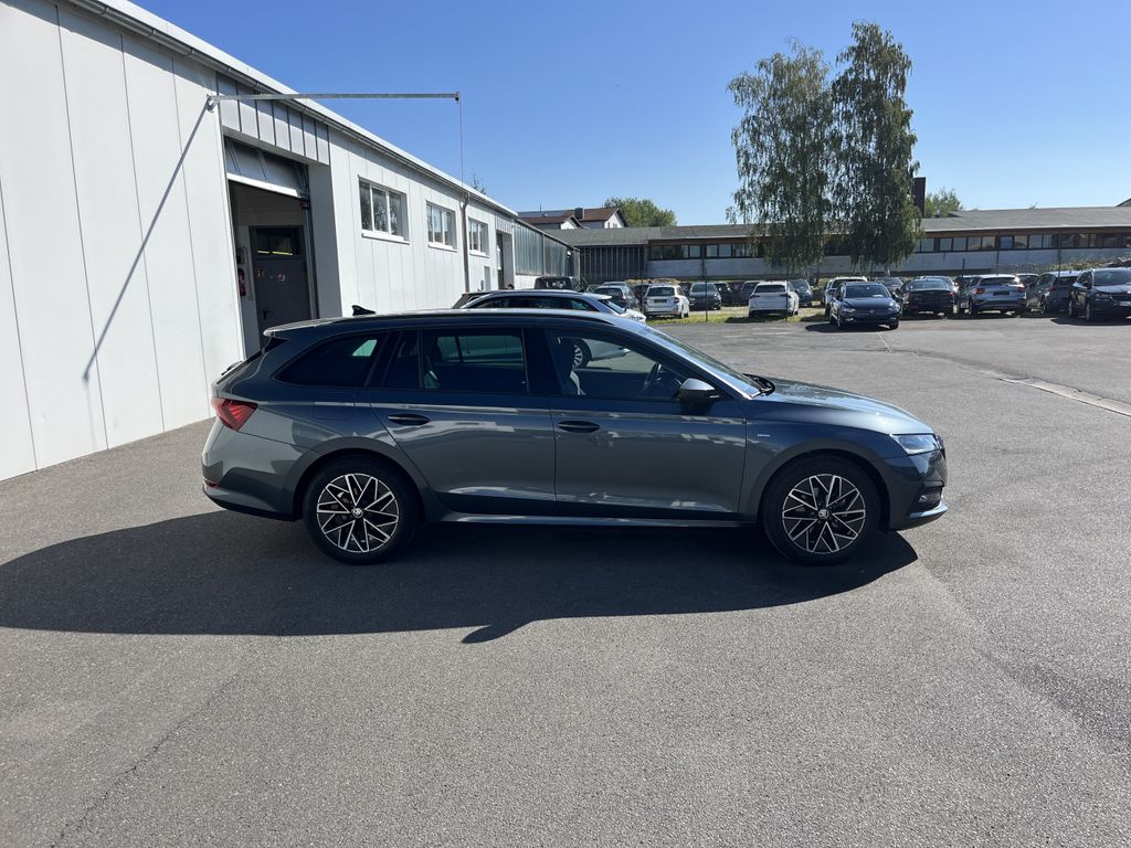 Skoda Octavia Combi 1.5 TSI Clever Blackline 6