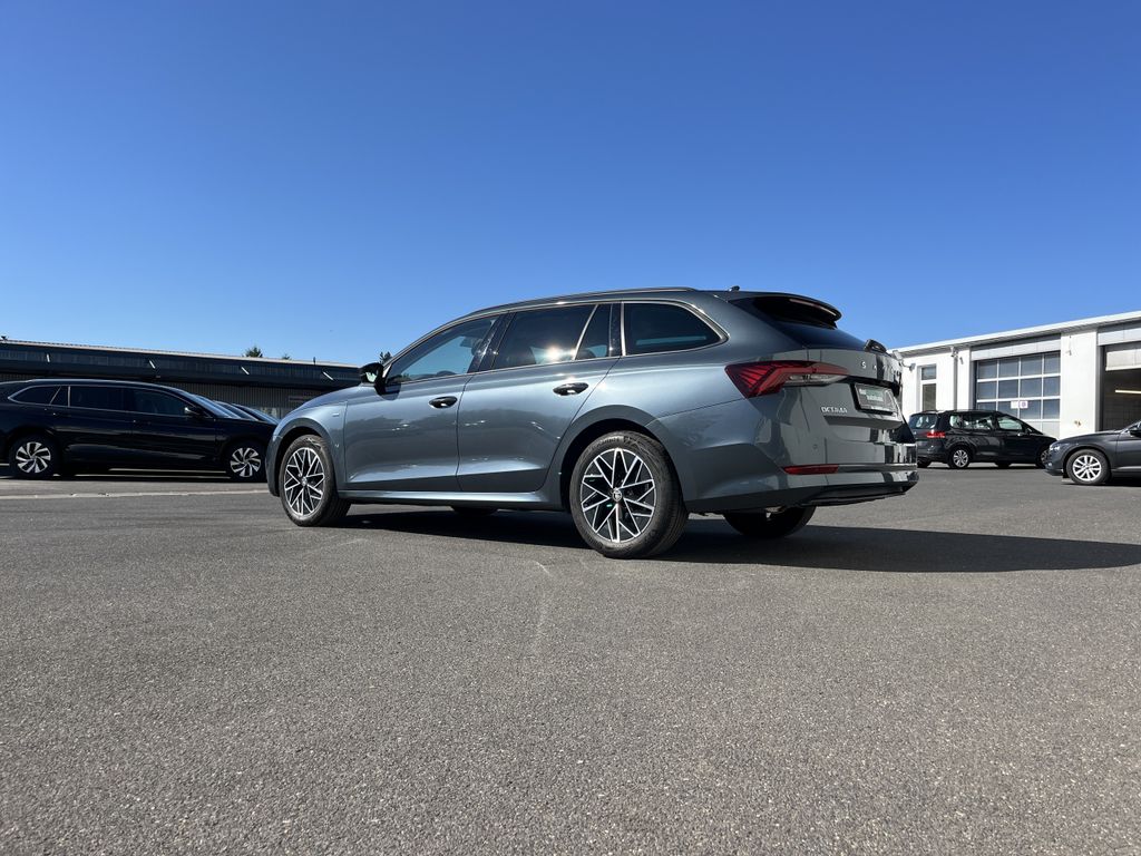 Skoda Octavia Combi 1.5 TSI Clever Blackline 10