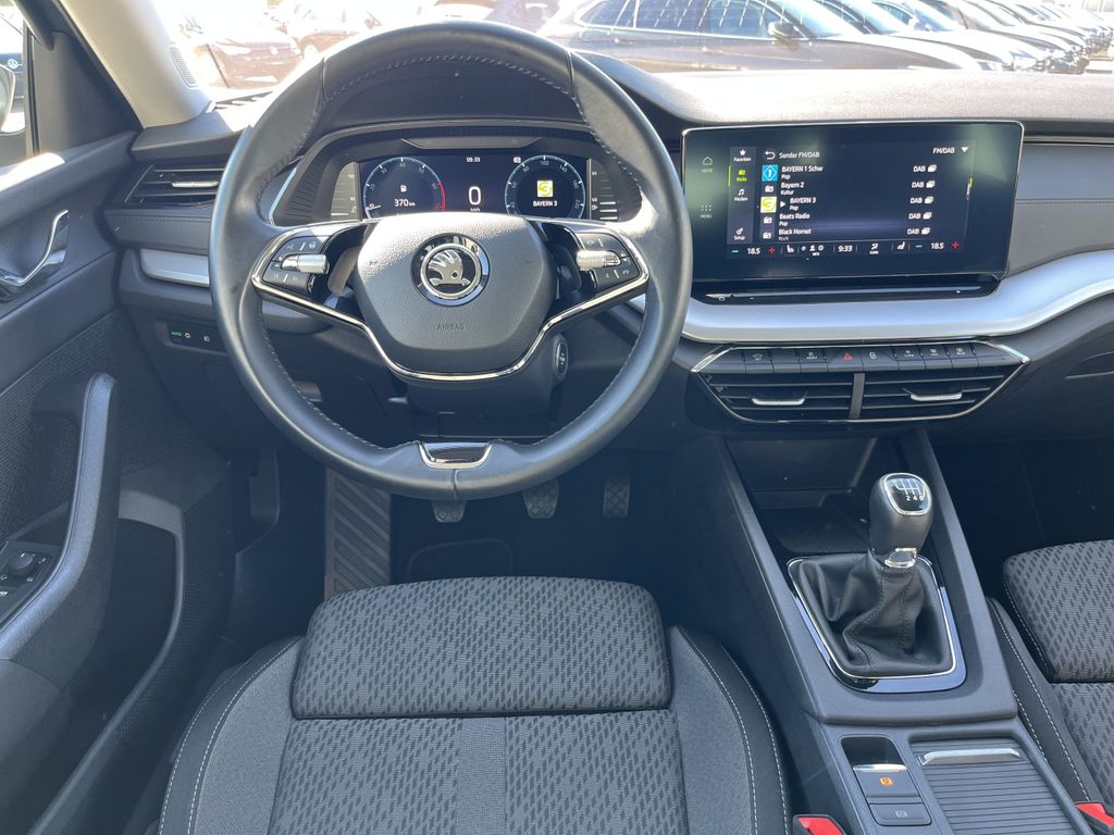Skoda Octavia Combi 1.5 TSI Clever Blackline 16