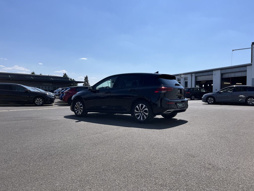 Volkswagen Golf 1.5 TSI Life ACTIVE 9