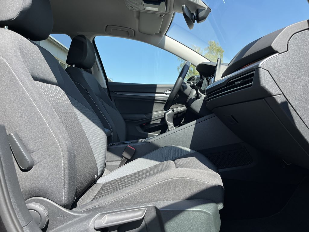 Volkswagen Golf 1.5 TSI Life ACTIVE 14