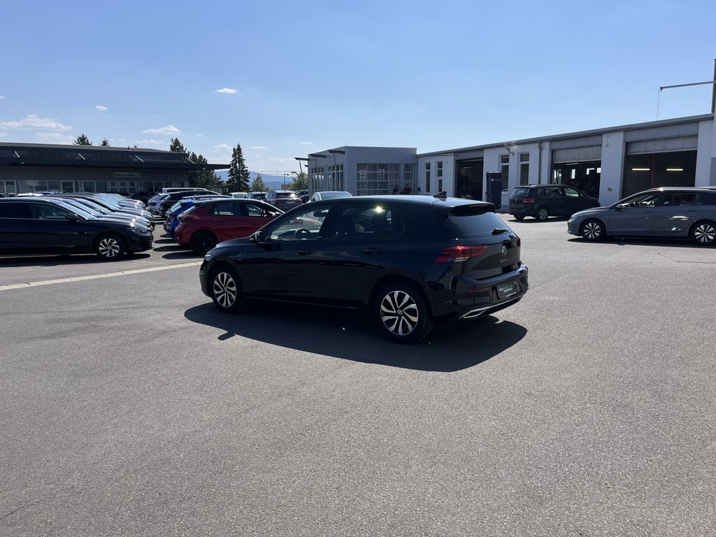 Volkswagen Golf 1.5 TSI Life ACTIVE 10