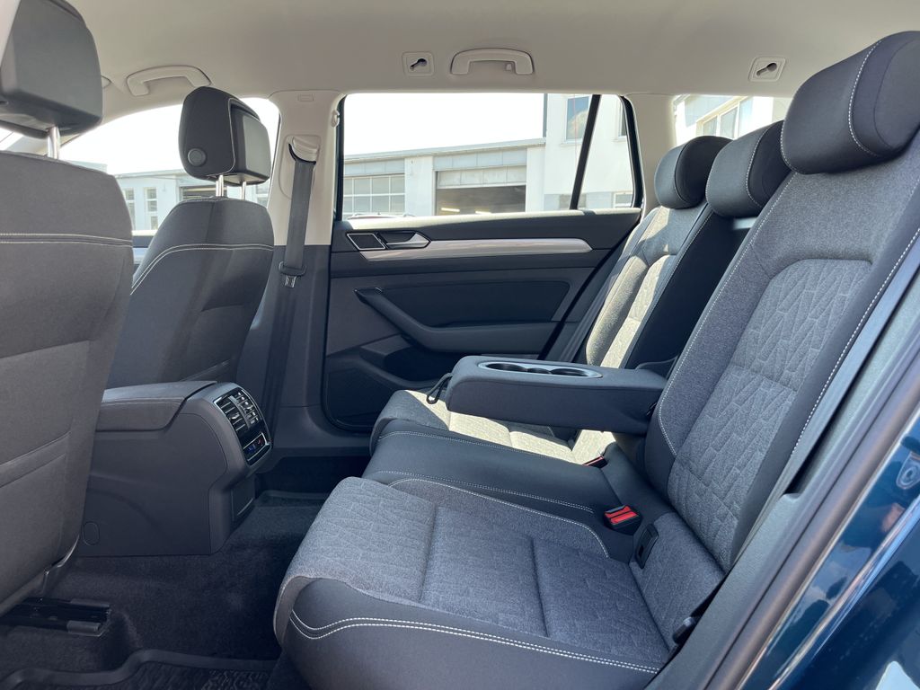 Volkswagen Passat Variant 2.0 TDI DSG Business 17