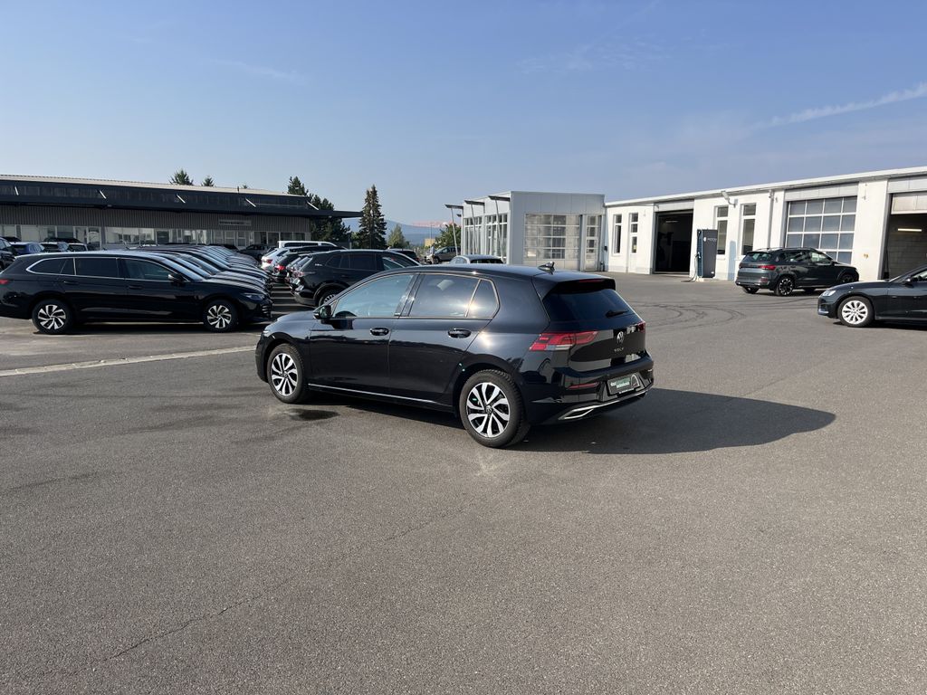 Volkswagen Golf 1.5 TSI Life ACTIVE 11