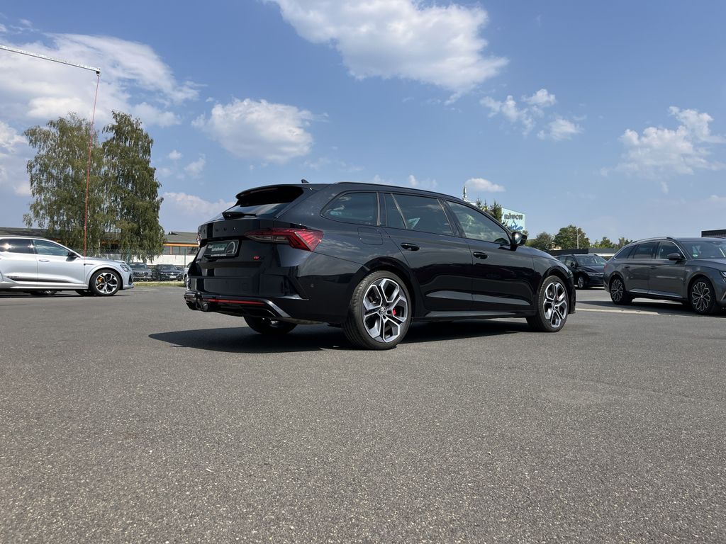 Skoda Octavia Combi 2.0 TSI DSG RS 7