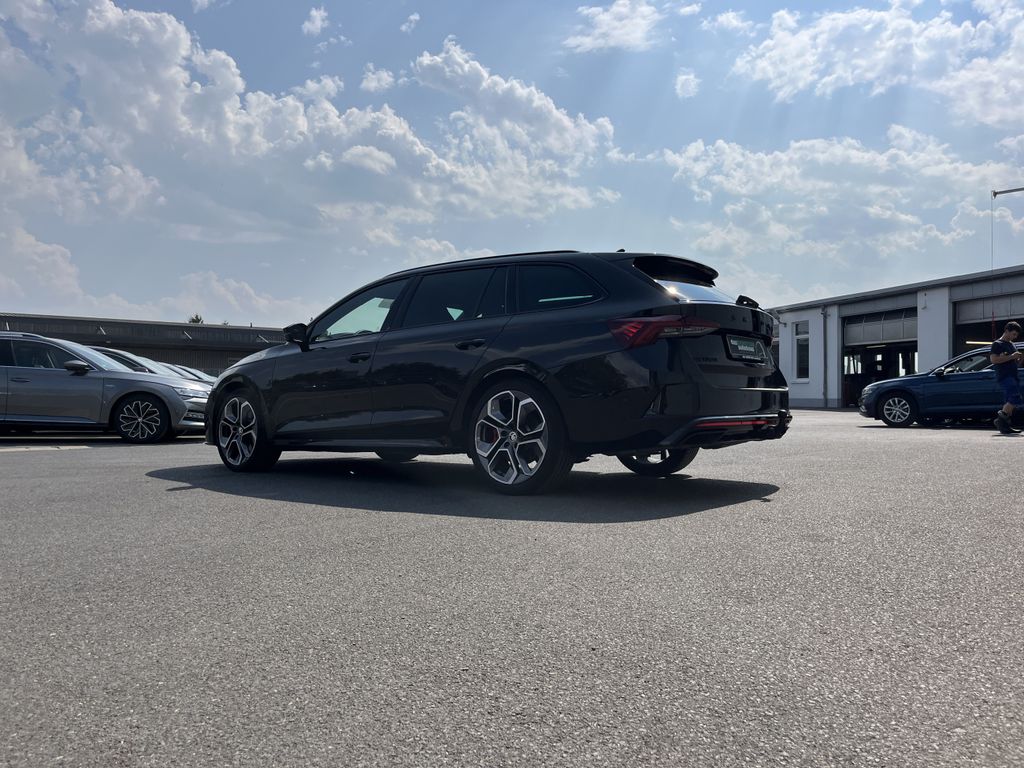 Skoda Octavia Combi 2.0 TSI DSG RS 10