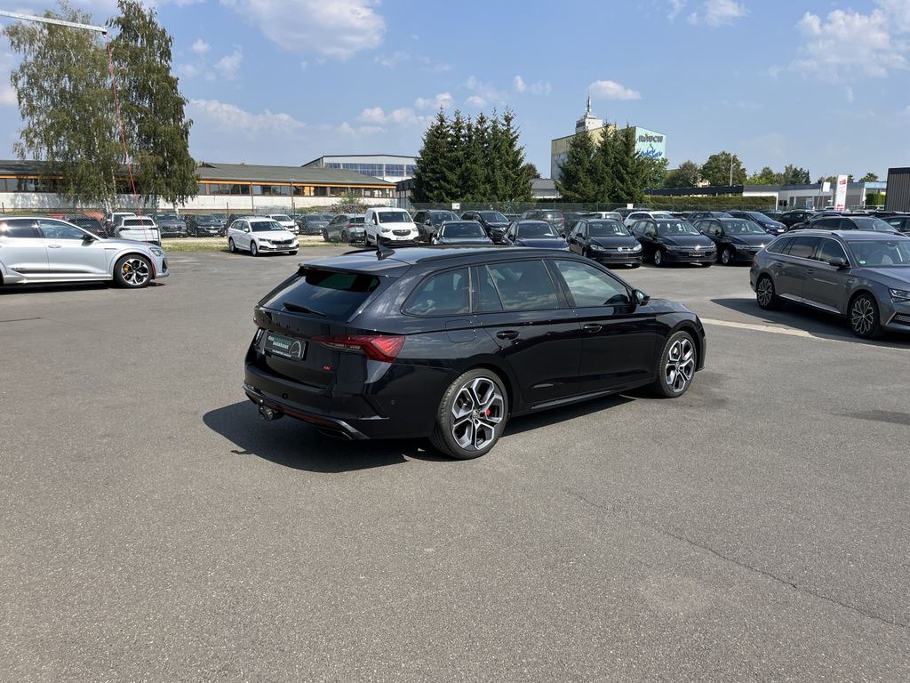 Skoda Octavia Combi 2.0 TSI DSG RS 8
