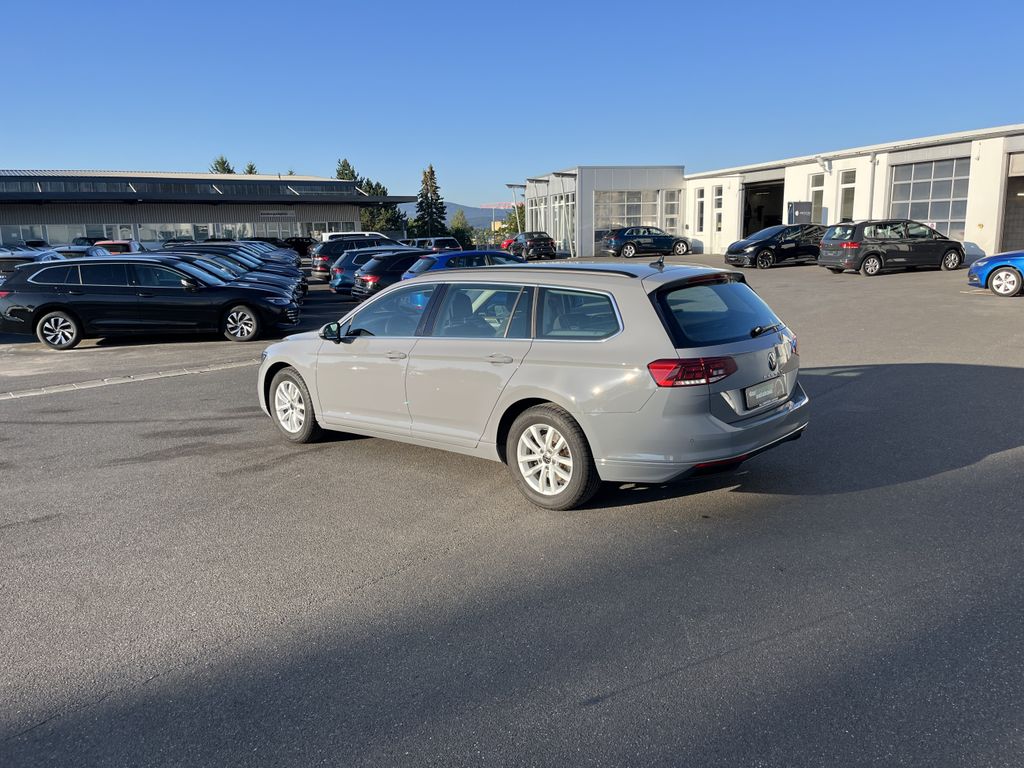 Volkswagen Passat Variant 2.0 TDI DSG Business 11