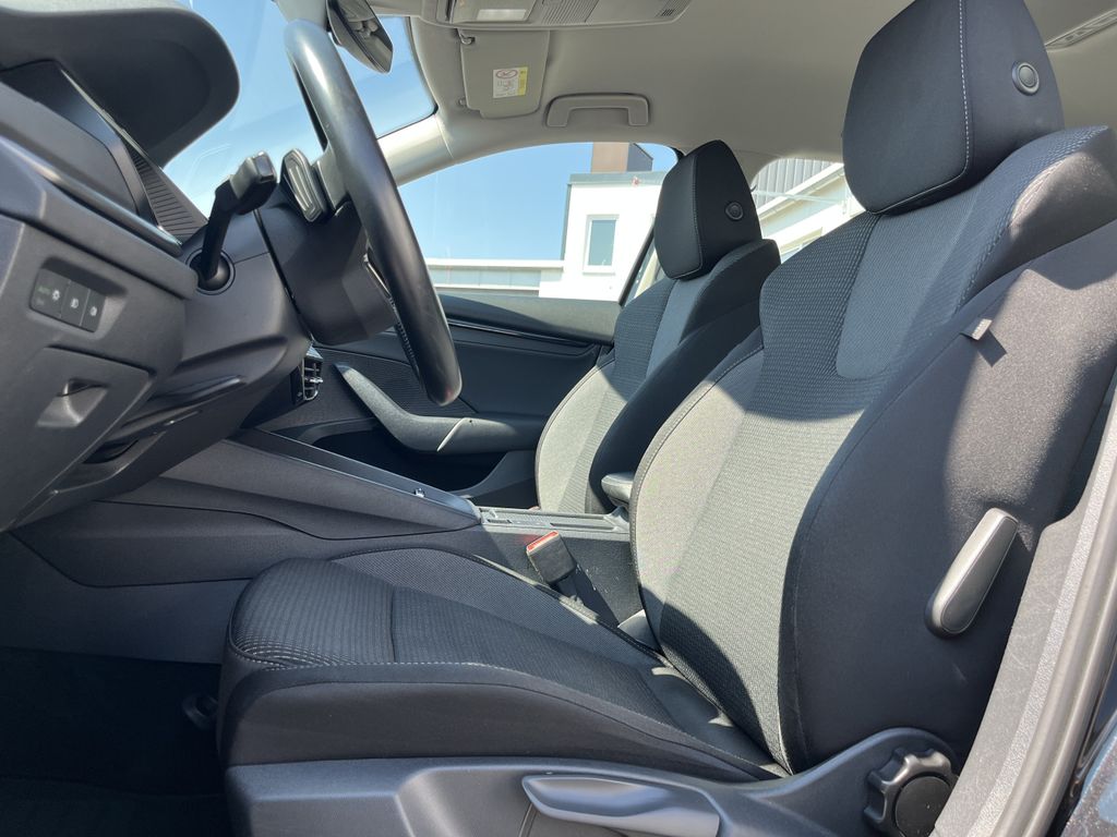 Skoda Octavia Combi 2.0 TDI DSG Ambition 13