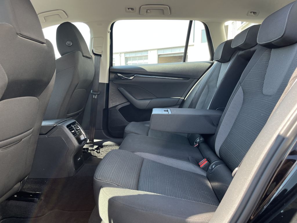 Skoda Octavia Combi 2.0 TDI DSG Ambition 17