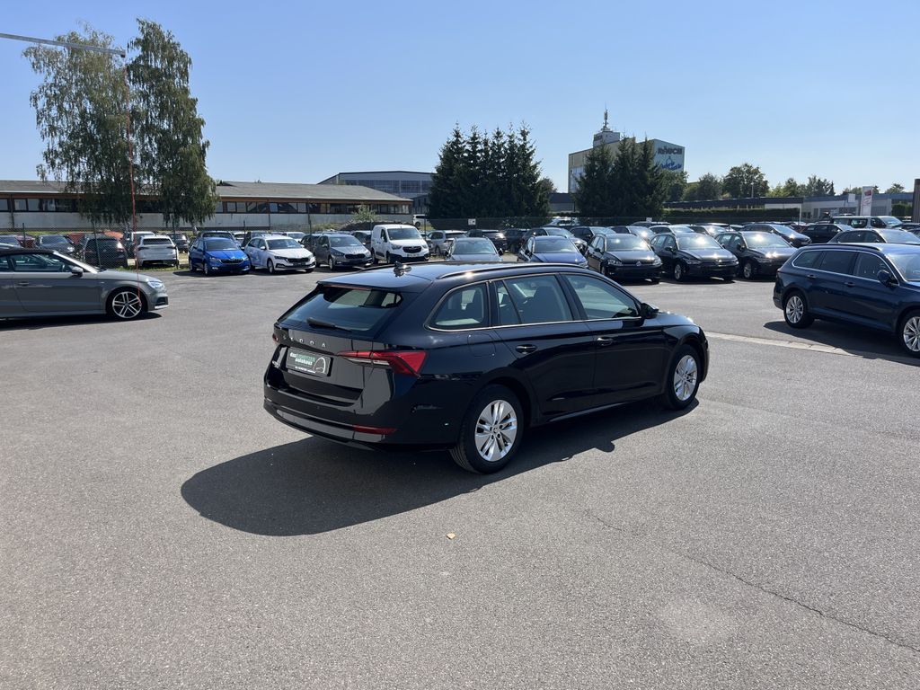Skoda Octavia Combi 2.0 TDI DSG Ambition 8