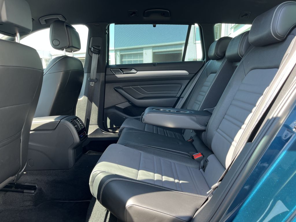Volkswagen Passat Variant Variant 2.0 TSI DSG R-Line 1,99 F 17