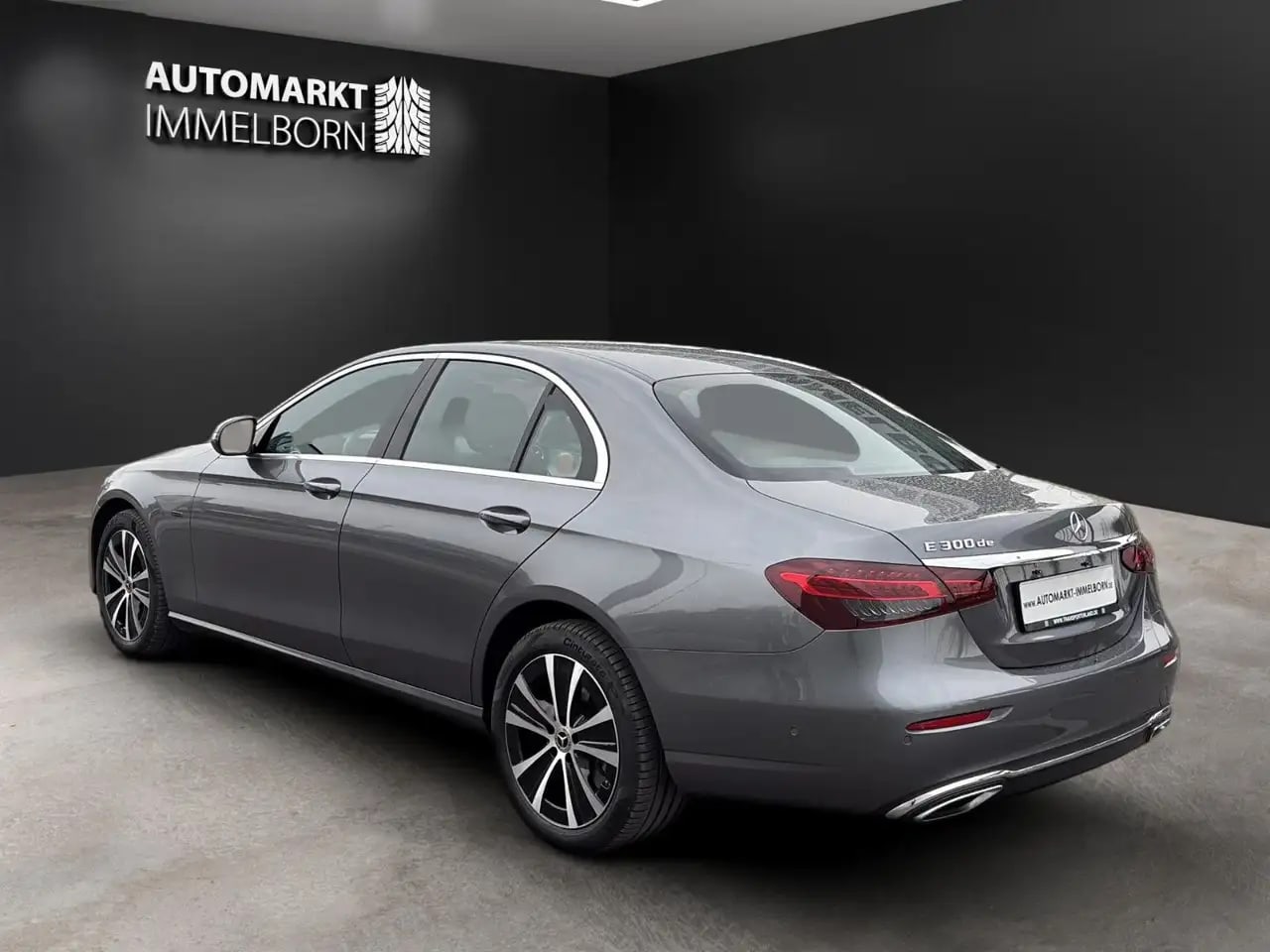 Mercedes-Benz E 300 de Pano*360*Mubeam*Distro*AHK*Navi*DAB*18 5