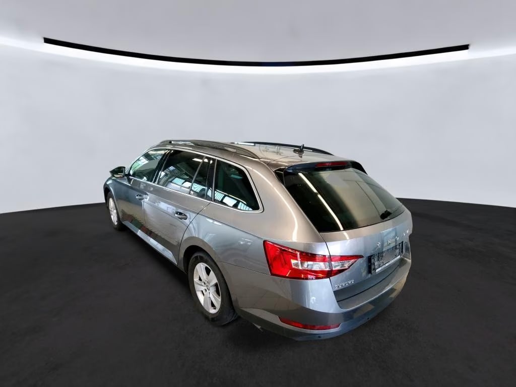 Skoda Superb 2.0 2023 3