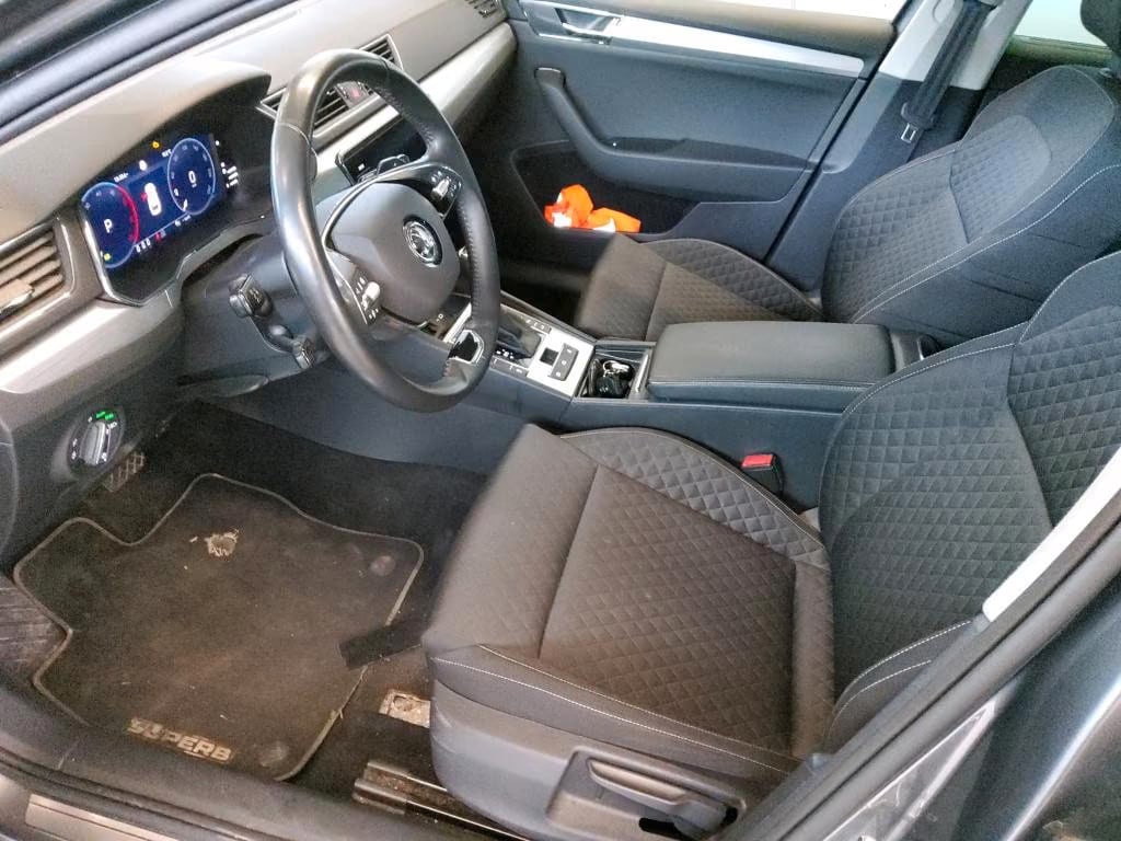 Skoda Superb 2.0 2023 5