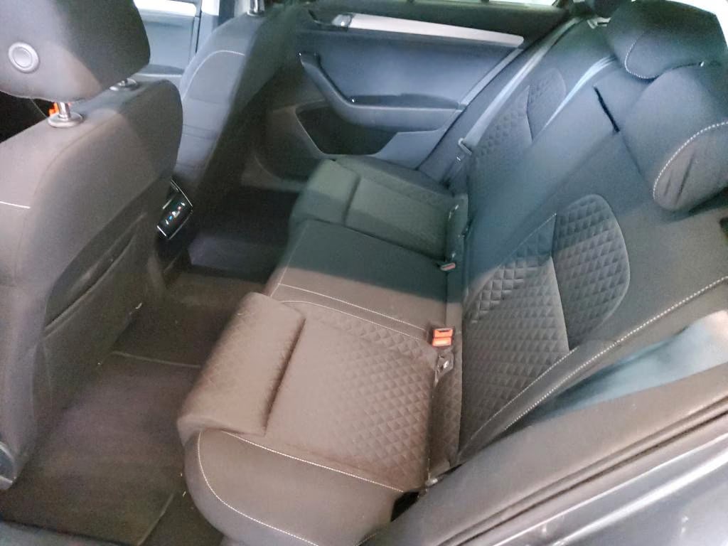 Skoda Superb 2.0 2023 6
