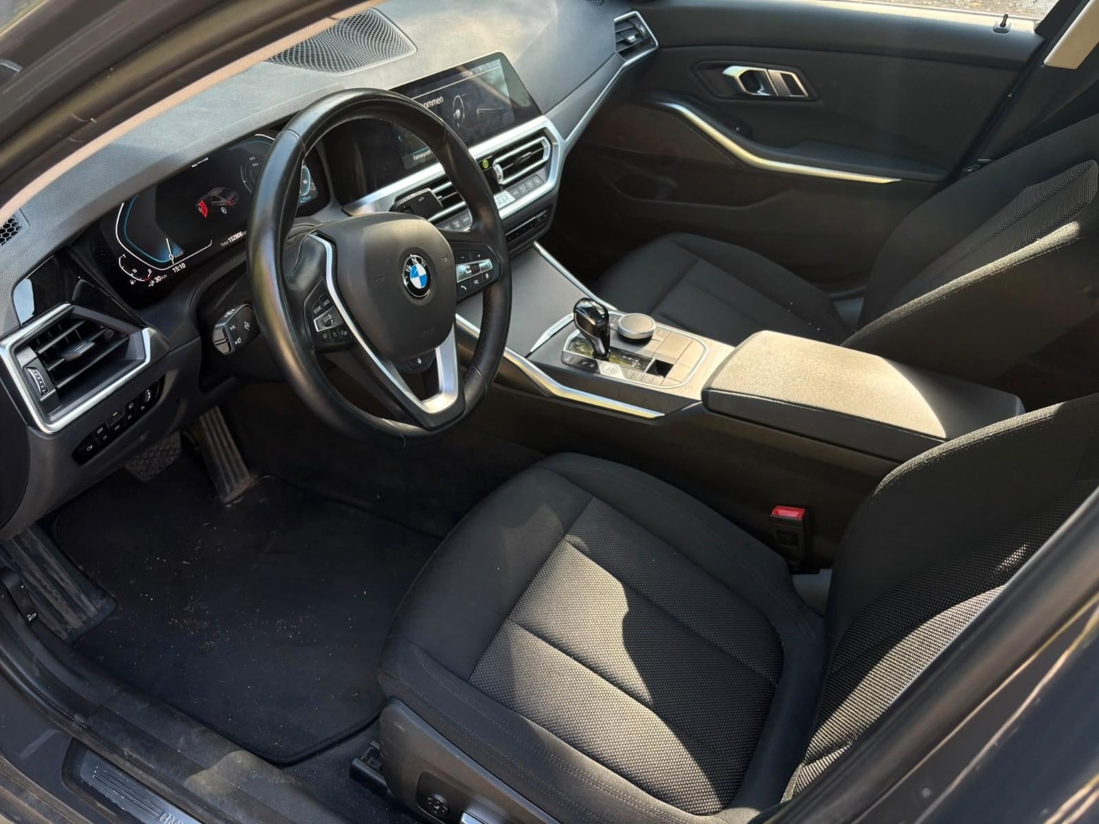 BMW 330 2.0 2021 10