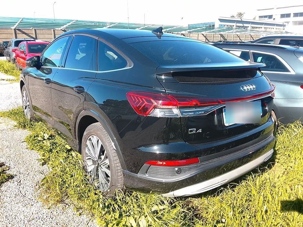 Audi Q4 2024 4