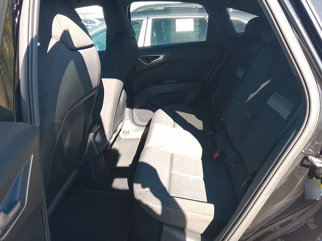 Audi Q4 2024 6