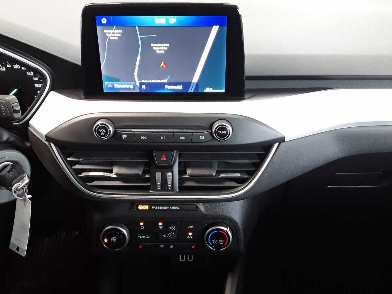 Ford Focus Turnier 1.5 EcoBlue Start-Stopp-System COOL&CONNECT 6
