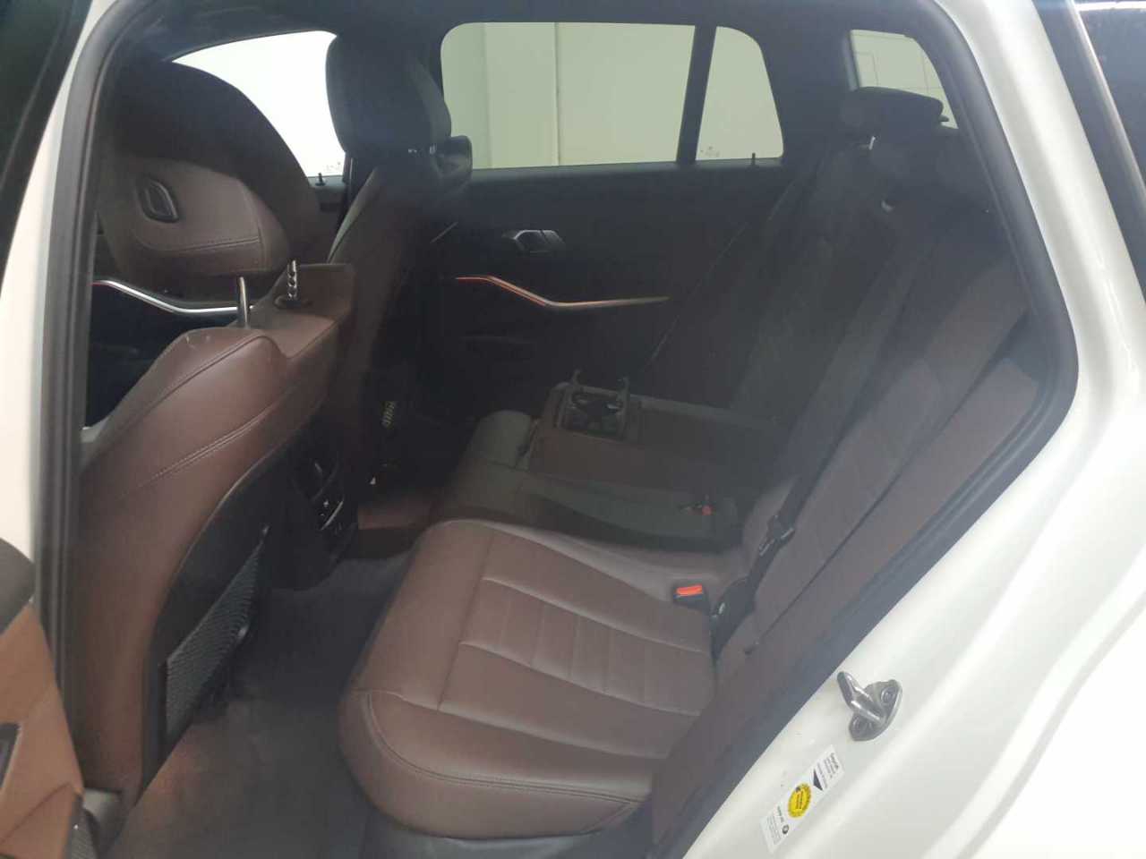 Bmw 318i Touring Aut. M Sport 9
