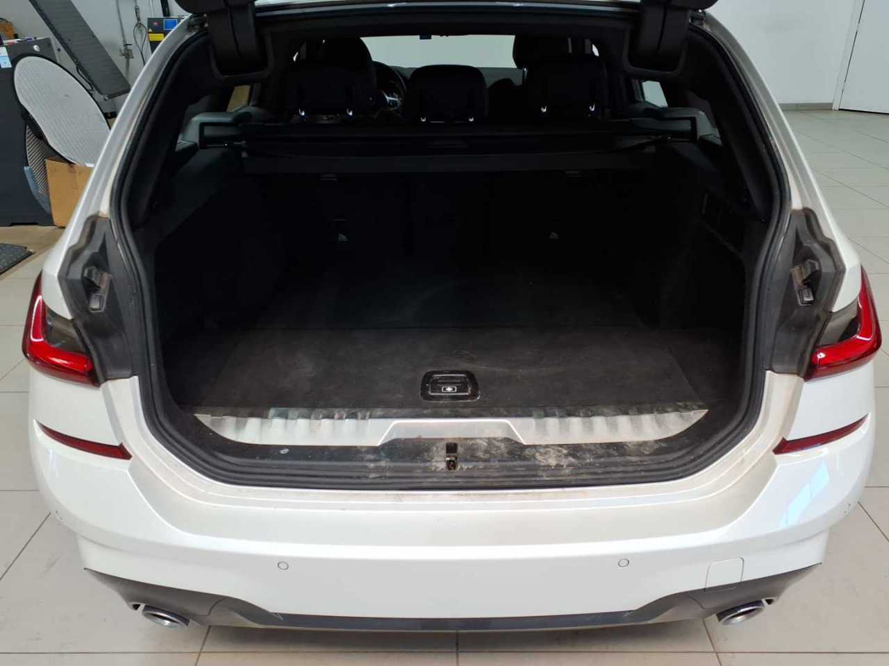Bmw 330e Touring xDrive Aut. M Sport 9
