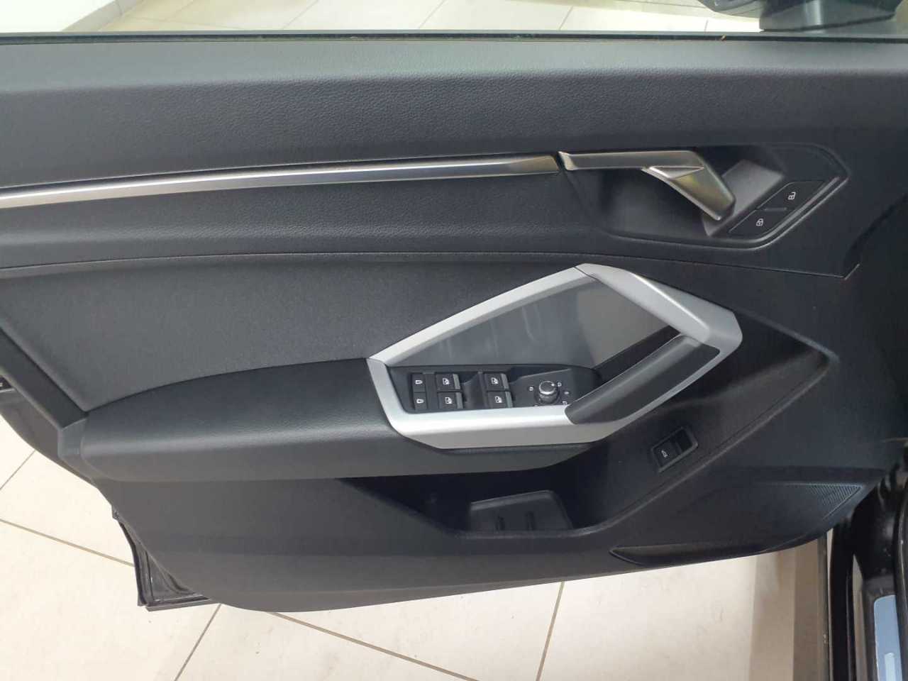 Audi Q3 35 TFSI S tronic advanced 4