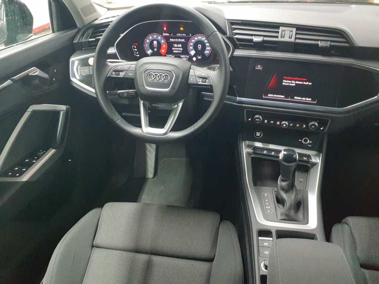Audi Q3 35 TFSI S tronic advanced 5